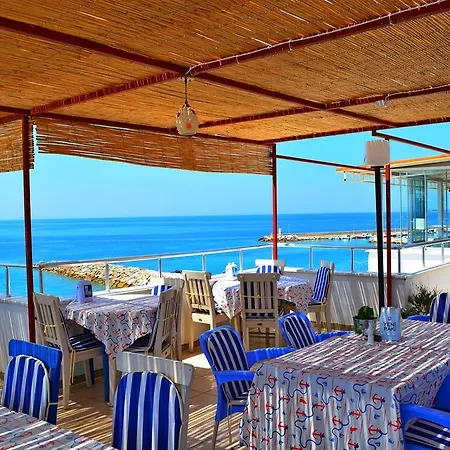 Otel Altinoluk